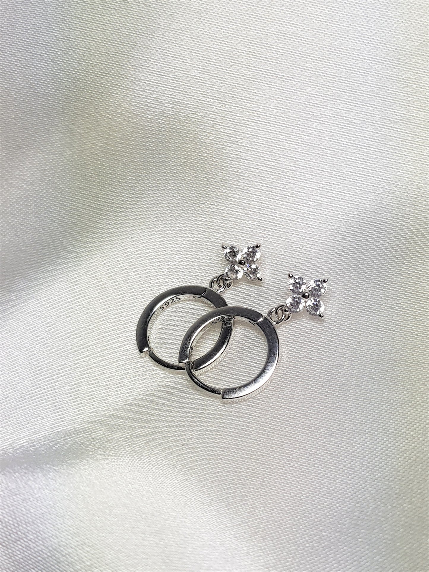 Kousa Earrings